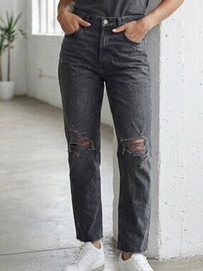 GAP Cheeky Straight High Rise Distressed Jeans 10/30 Short Black Raw Hem Cropped